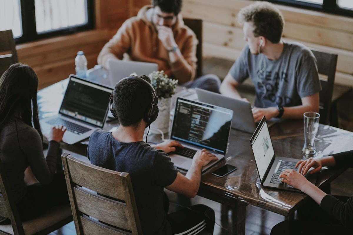 5 Red Flags to Watch For When Choosing a Digital Marketing Agency in 2026 (And How to Avoid Them)